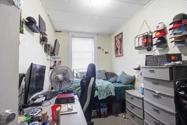 Building Photo - NT - 2342 Stratford