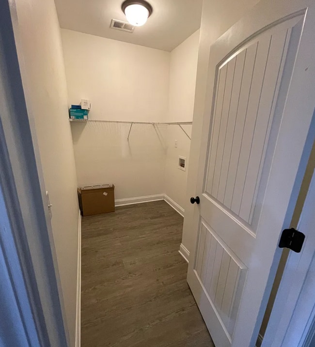 Building Photo - Charming Like-New 3BR Home with Fenced Yard & Easy Commute Near Fort Jackson