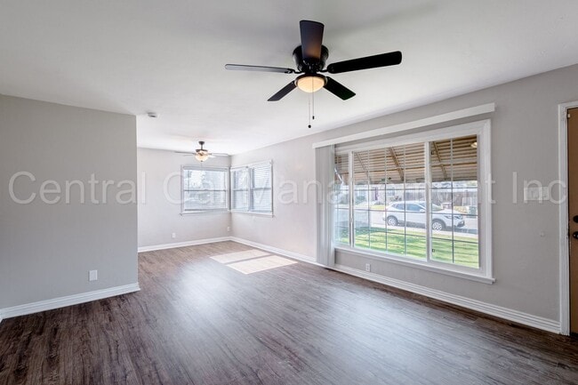 Building Photo - 3 Bedroom/1 Bath Home - $1795 per month!