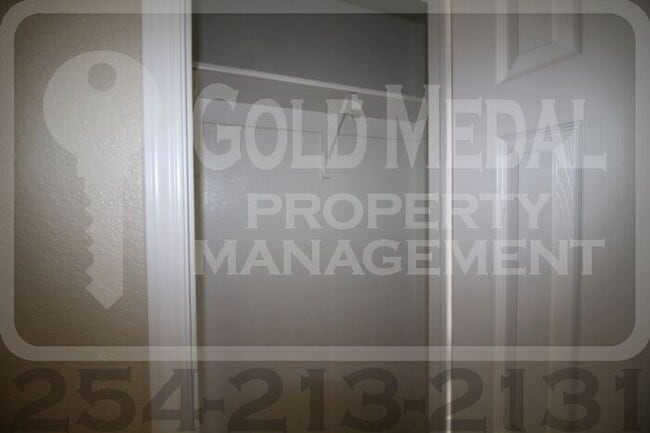 Building Photo - 601 N Gilmer St