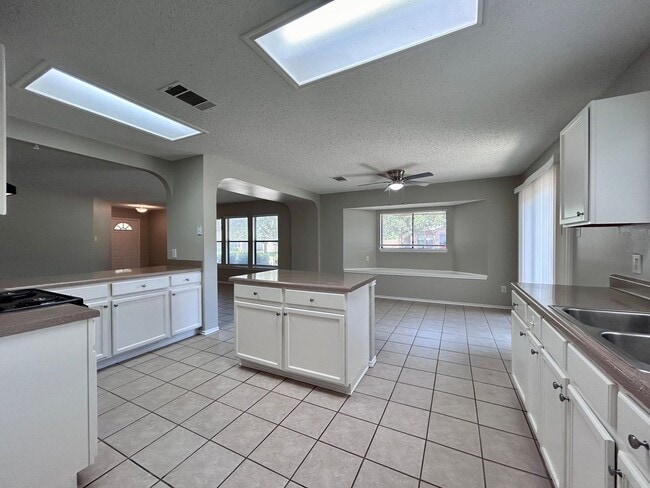Building Photo - 3647 Bass Loop