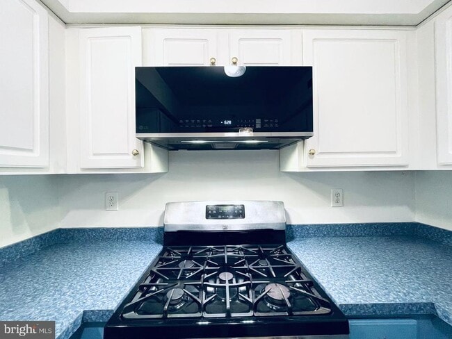 Building Photo - 3005 Creekside Ct