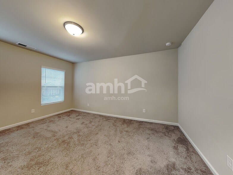 Building Photo - 214 Omega Ct