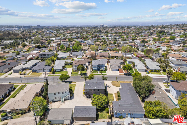 Building Photo - 6238 La Tijera Blvd
