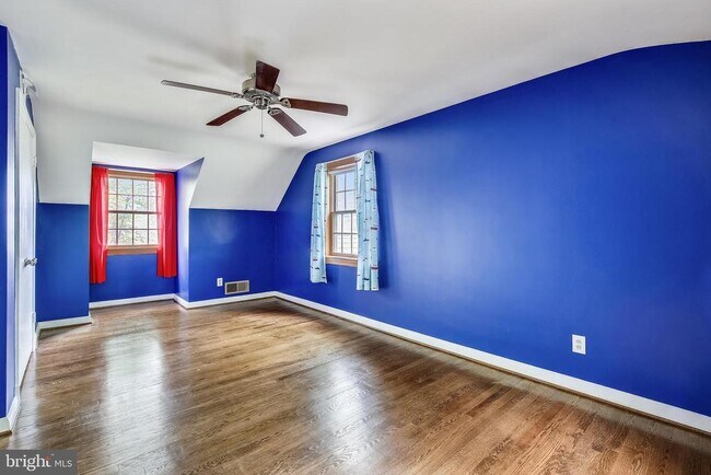 Building Photo - 2325 Highland Ave