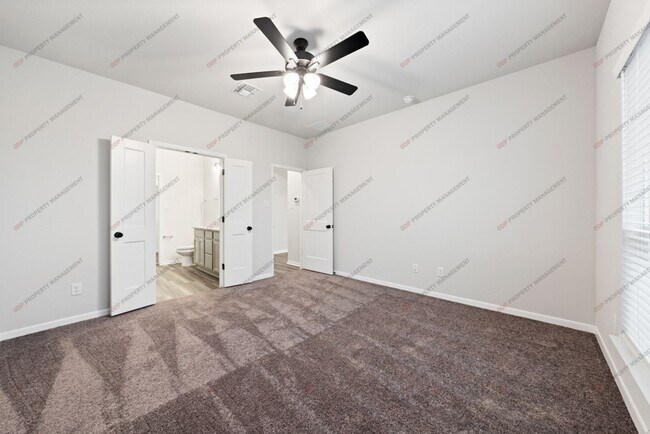 Building Photo - 2808 Fox River Dr