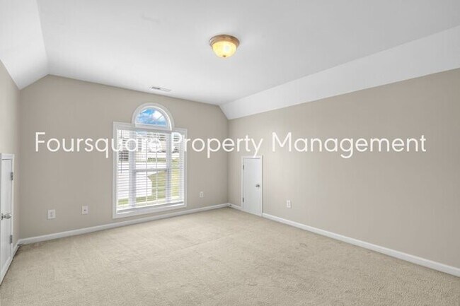 Building Photo - Single Family Home| 1st Floor Master Bedro...