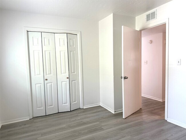 Building Photo - 200 Hill St