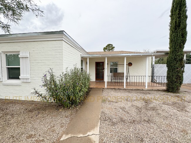 Building Photo - 1723 N Desmond Ln