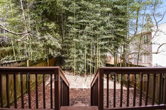 Building Photo - 3459 Lee Ct