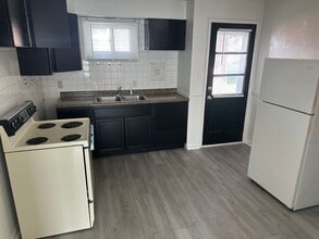 Building Photo - Crescent St. Duplexes