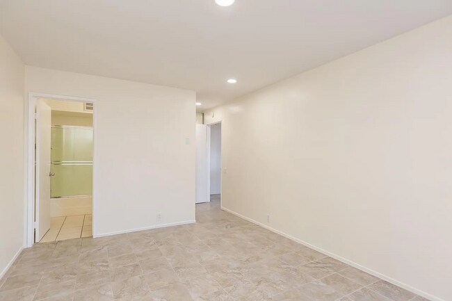 Building Photo - Dual-Master Condo Near the Beach w/ Firewo...