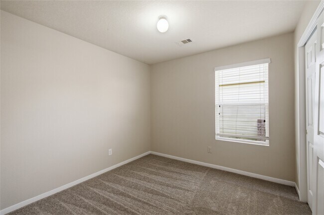 Building Photo - 16882 Accolade Way