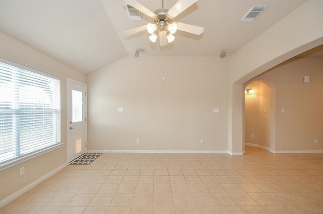 Building Photo - 24643 Hampton Lakes Dr
