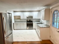 Building Photo - 72 Sunshine Dr