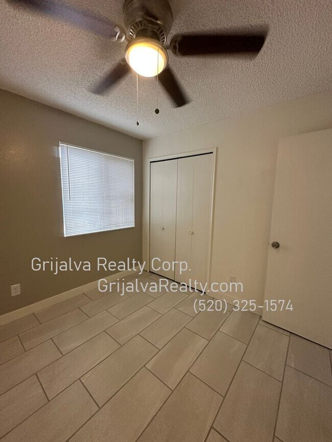 Building Photo - 3505 W Alana Ln