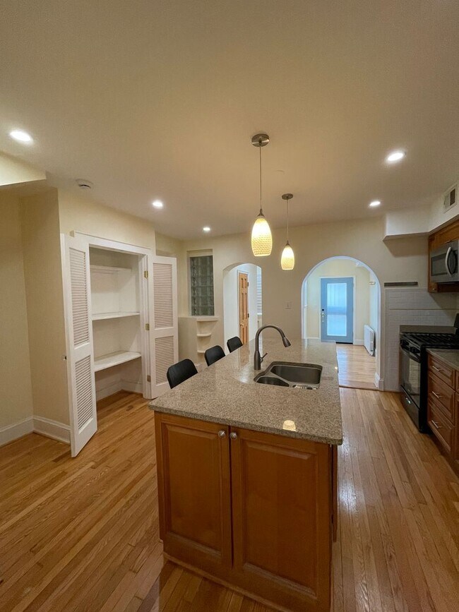 Building Photo - Charming 1928 Row Home for Rent with Modern Amenities — 3 Bedroom 2 Full Bath w/ 2 Half Baths, 2 ...