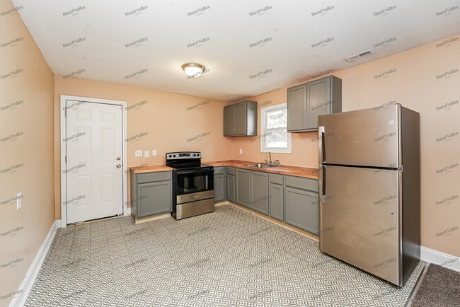 Building Photo - 4688 E 178th St