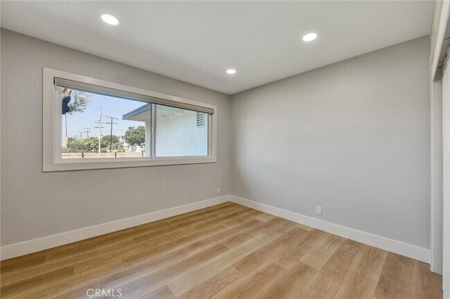 Building Photo - 629 S Yorba St