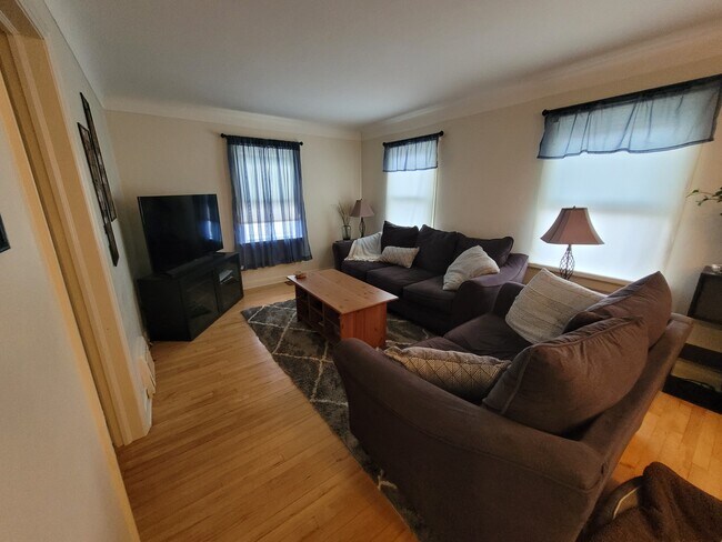 Building Photo - 1882 Sheridan Ave