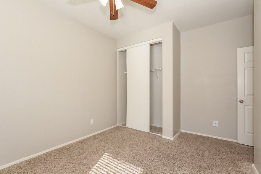 Building Photo - 13148 W Redfield Rd