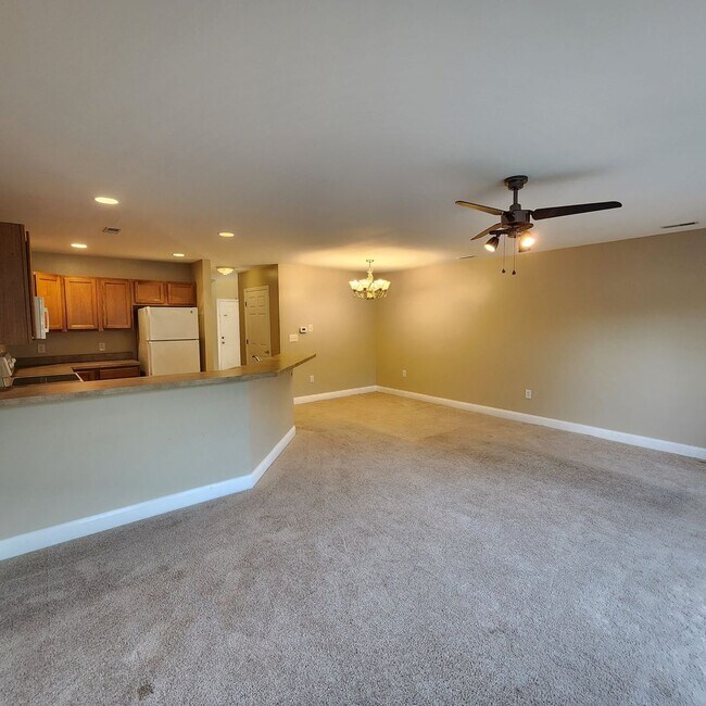 Building Photo - Morehead City Townhouse