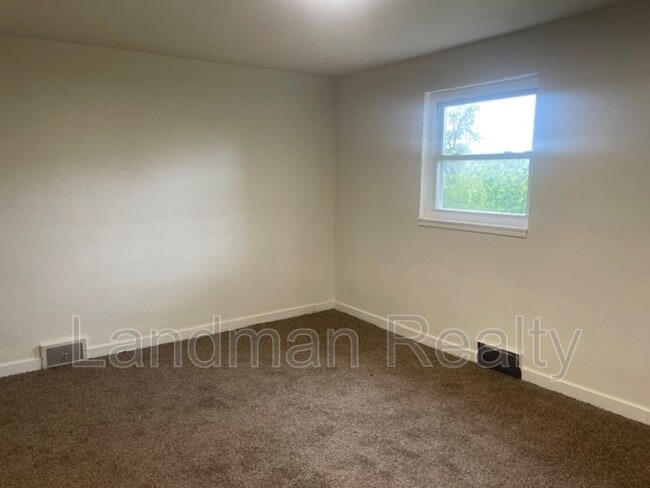 Building Photo - 342 Banfield St