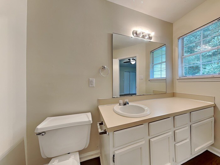 Building Photo - 1509 Eagles Landing Dr
