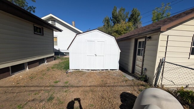 Building Photo - 2015 Bradley Ave