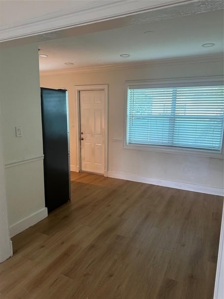 Building Photo - 1242 NE 110th St