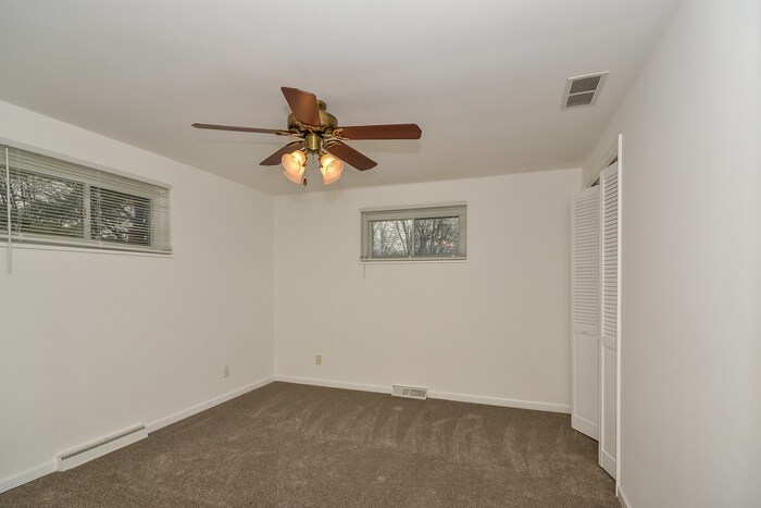 Building Photo - 3864 Townsley Dr