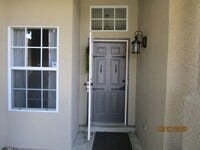 Building Photo - NW 4 BR Home large yard/outdoor space