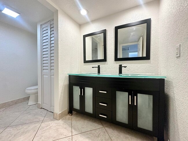 Building Photo - 208 Lake Arbor Dr