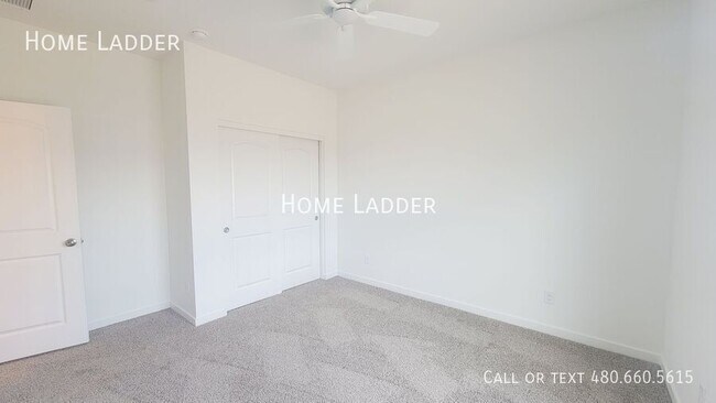 Building Photo - 926 N 97th Way