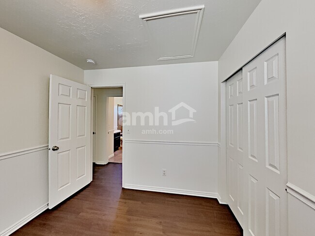 Building Photo - 1893 N 2475 W