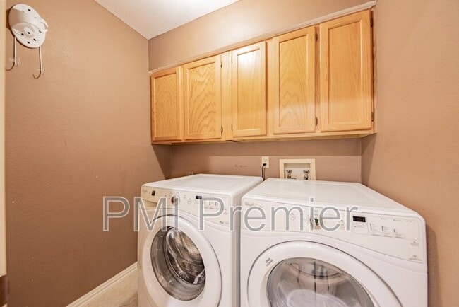 Building Photo - 471 Caviness Dr