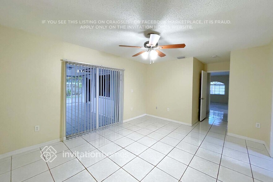 Building Photo - 16440 SW 144th Ave