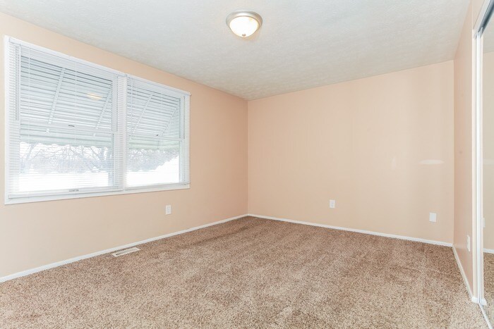 Building Photo - 2763 Quaker Ct