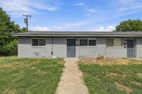 Building Photo - 1072A N Irvington Ave