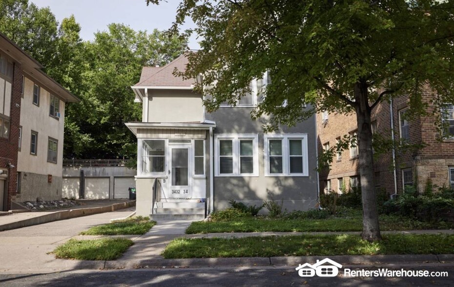 Building Photo - 3434 Girard Ave S