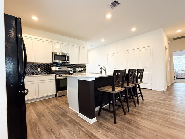 Building Photo - 27230 Henley Rdg Dr