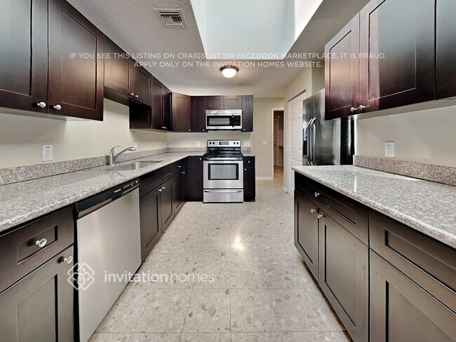 Building Photo - 7460 E Plumosa Ln