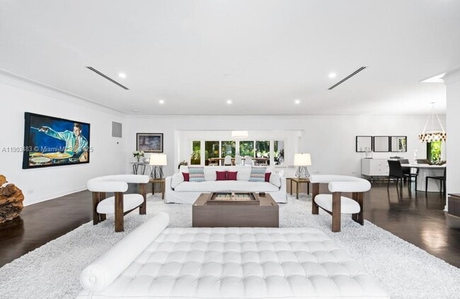 Building Photo - 641 Island Rd