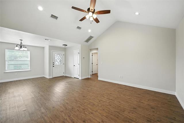 Building Photo - 913 N Barrett Ave