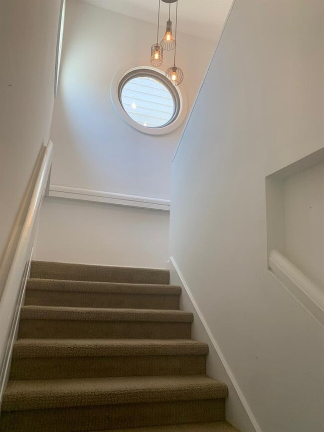 Building Photo - 103 Birdie Dr