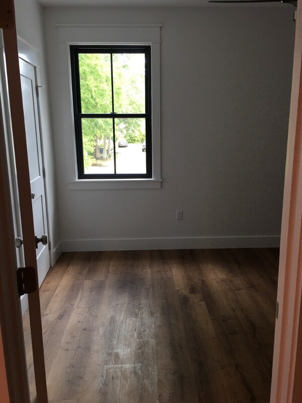 Building Photo - 411 N Pine St