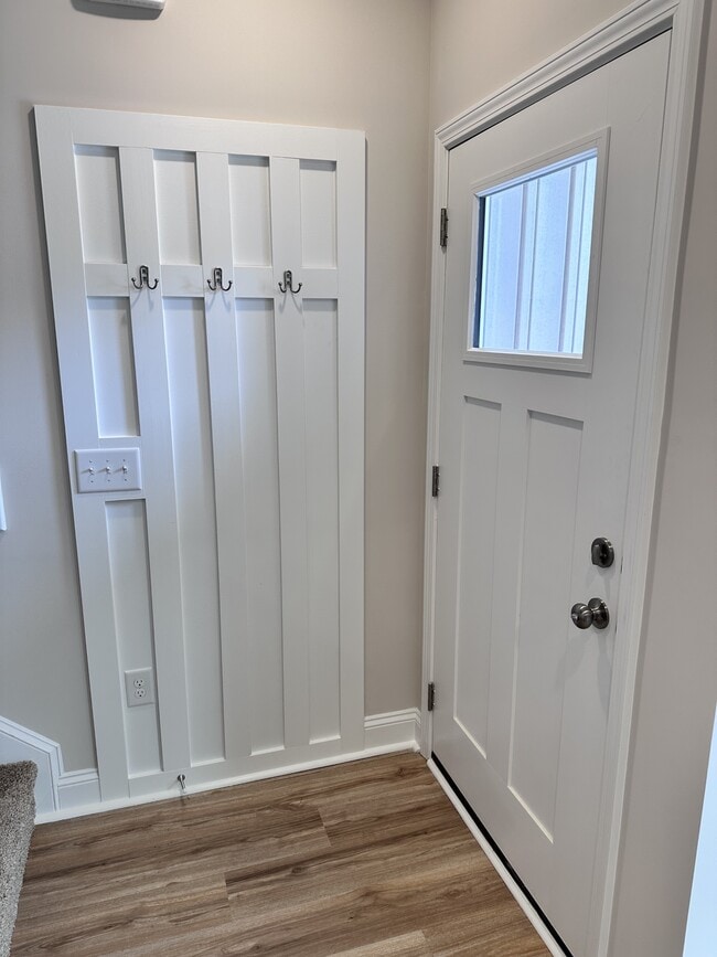 Building Photo - 175 Loren Rd