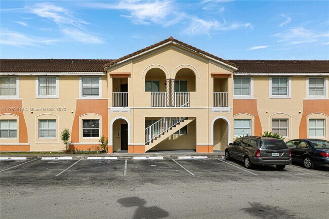 Building Photo - 2711 SE 16th Ave