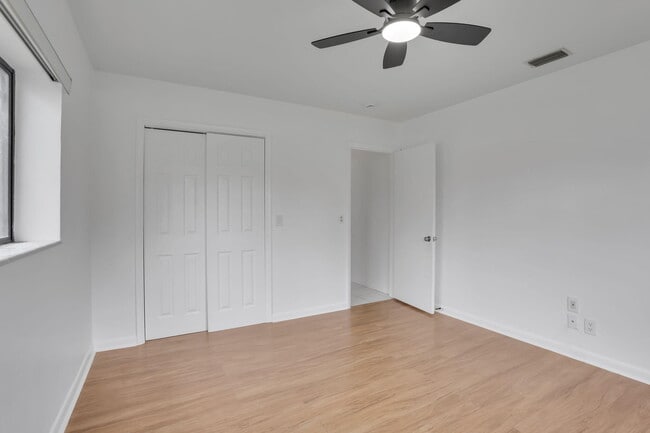 Building Photo - 631 Bailey St