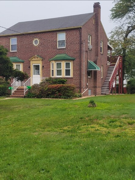 Primary Photo - 1253 Circle Dr